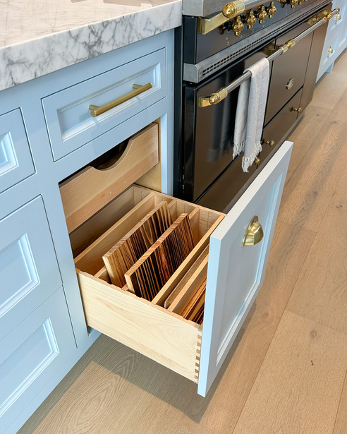 Left-to-right adjustable dividers